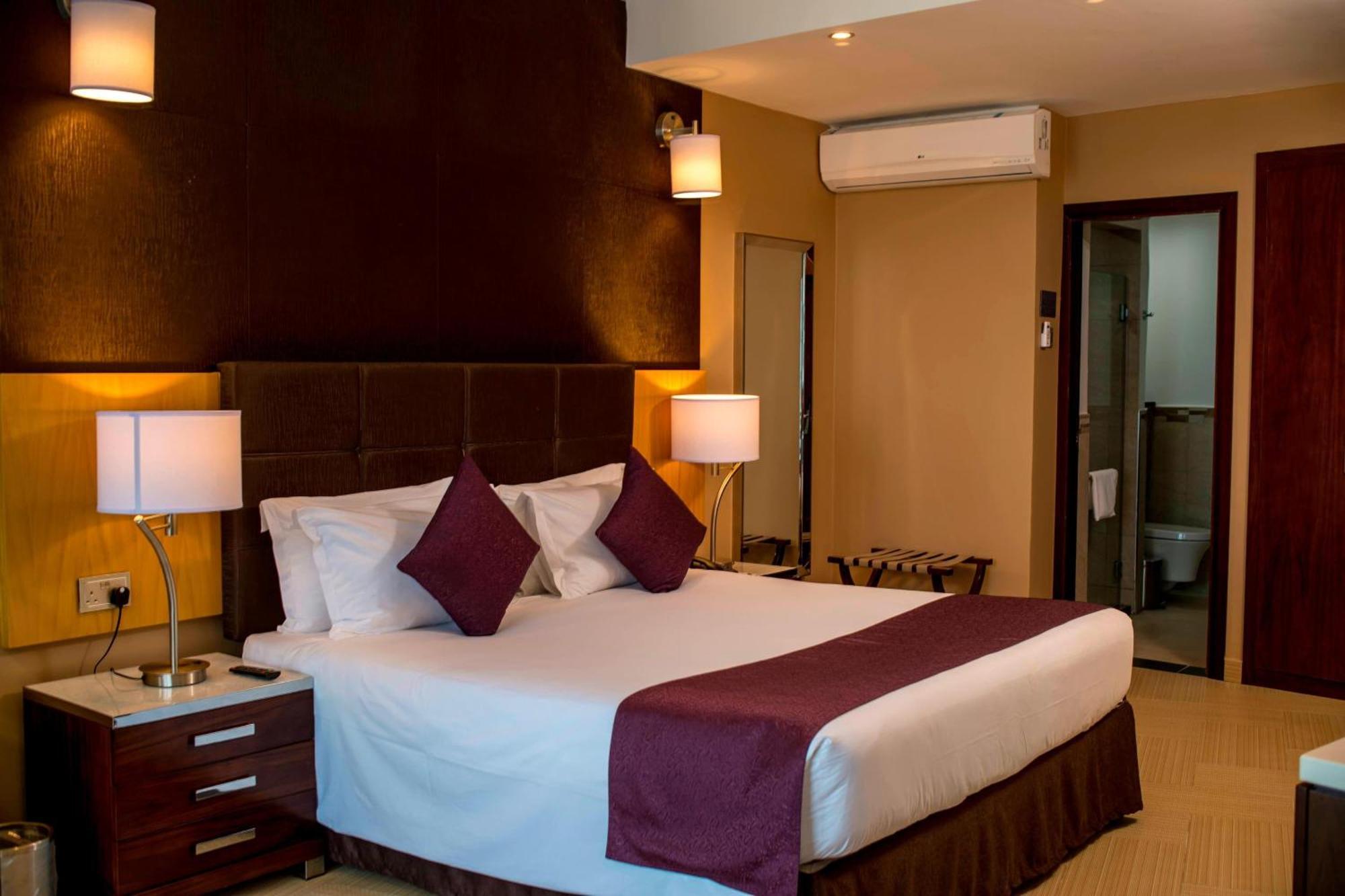 Protea Hotel By Marriott Entebbe Exterior foto