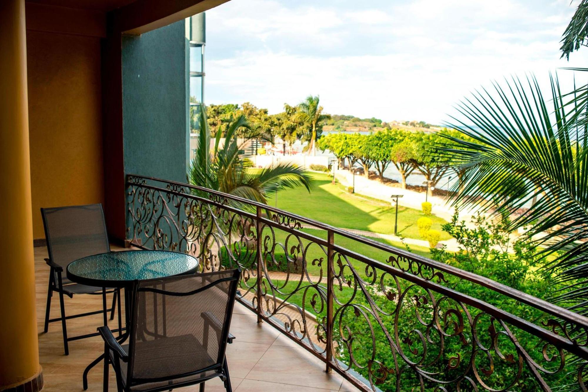 Protea Hotel By Marriott Entebbe Exterior foto