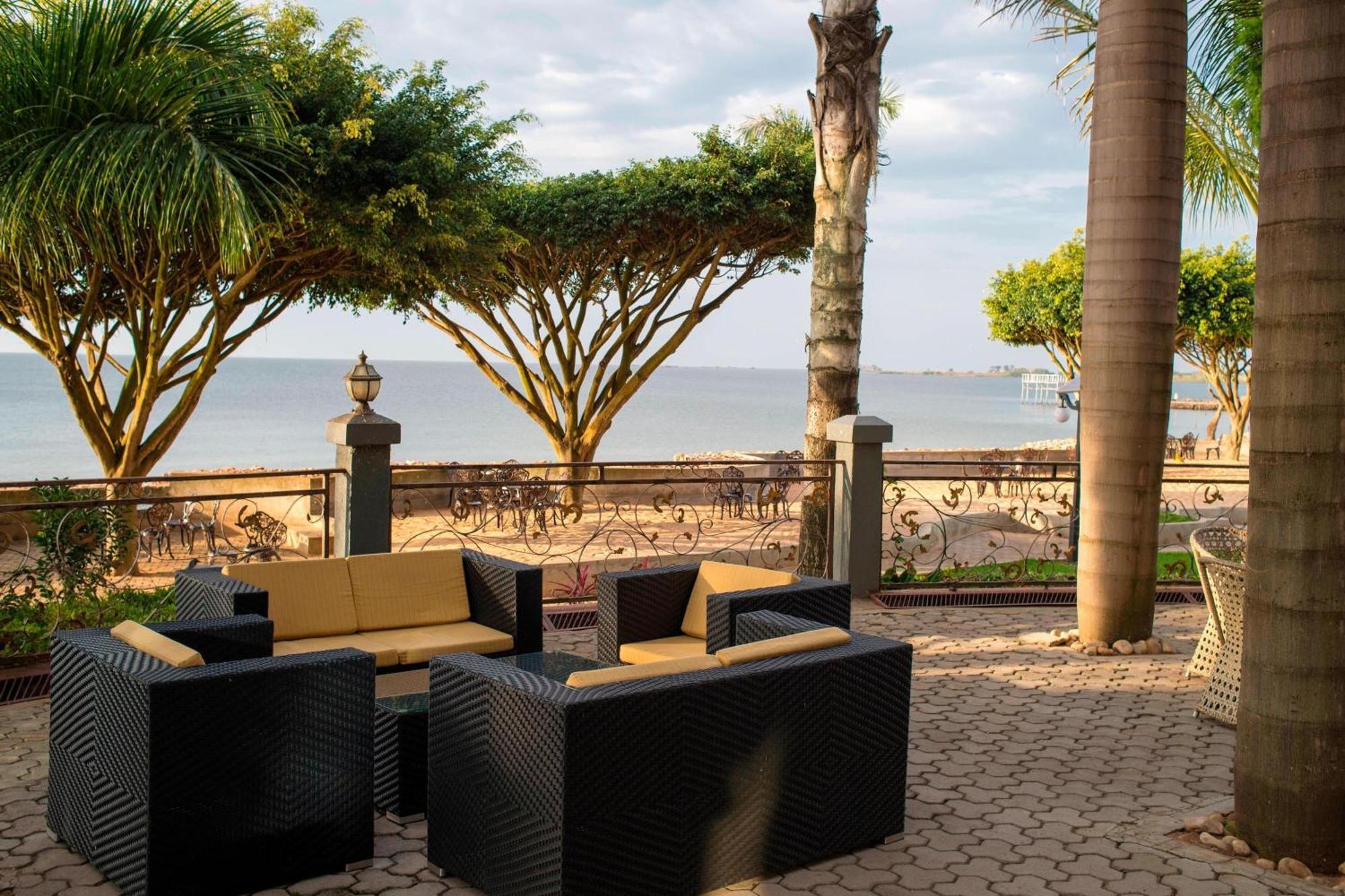 Protea Hotel By Marriott Entebbe Exterior foto