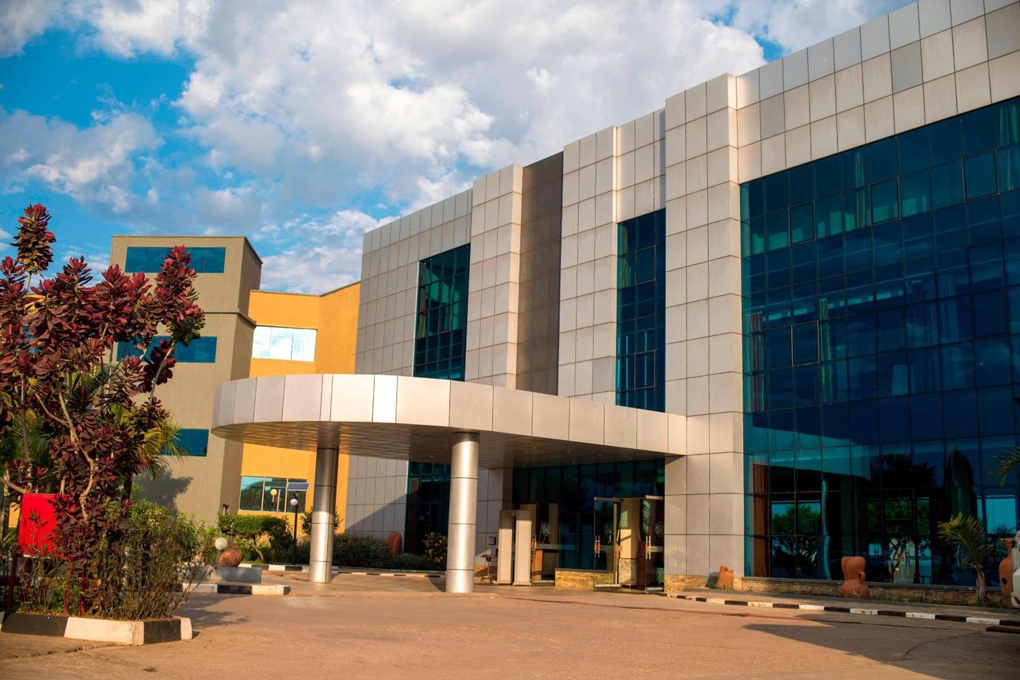 Protea Hotel By Marriott Entebbe Exterior foto